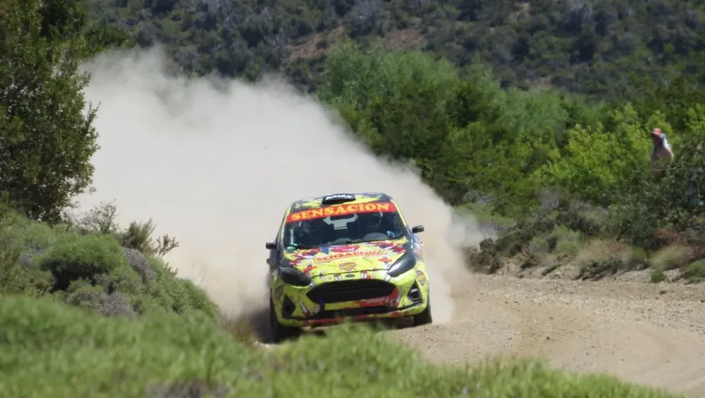 "Rauly" Martínez lidera el Rally de Bariloche y Llanos es el mejor piloto local