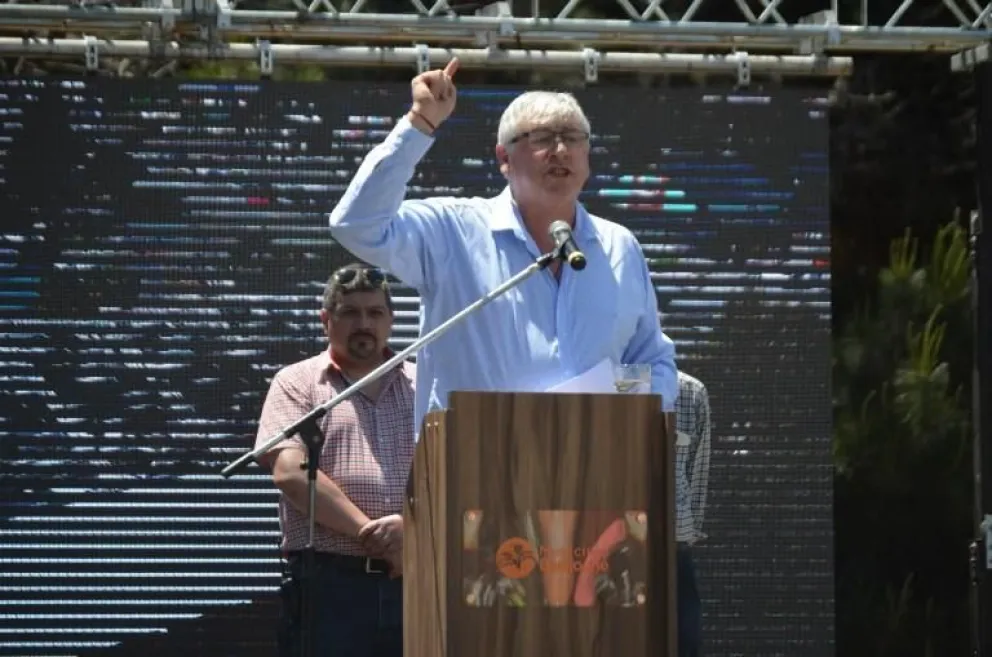 Cortés propone modernización, tecnología y plebiscitos para Bariloche