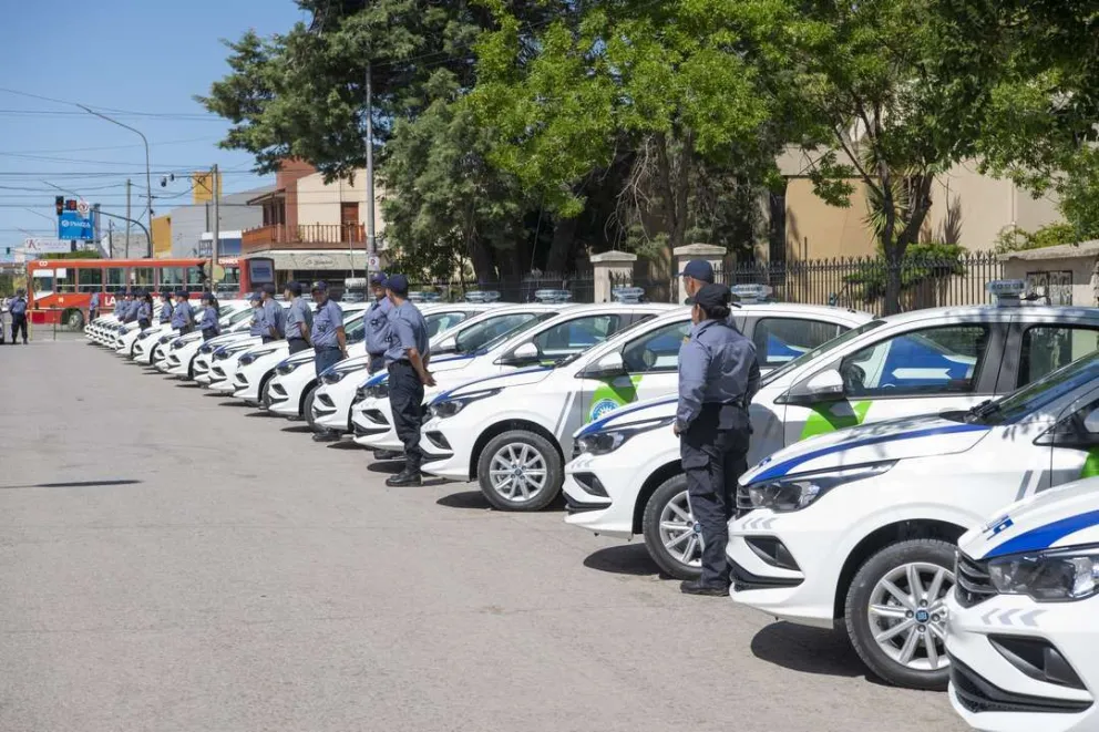 Provincia entregó 26 nuevos vehículos para reforzar su flota policial