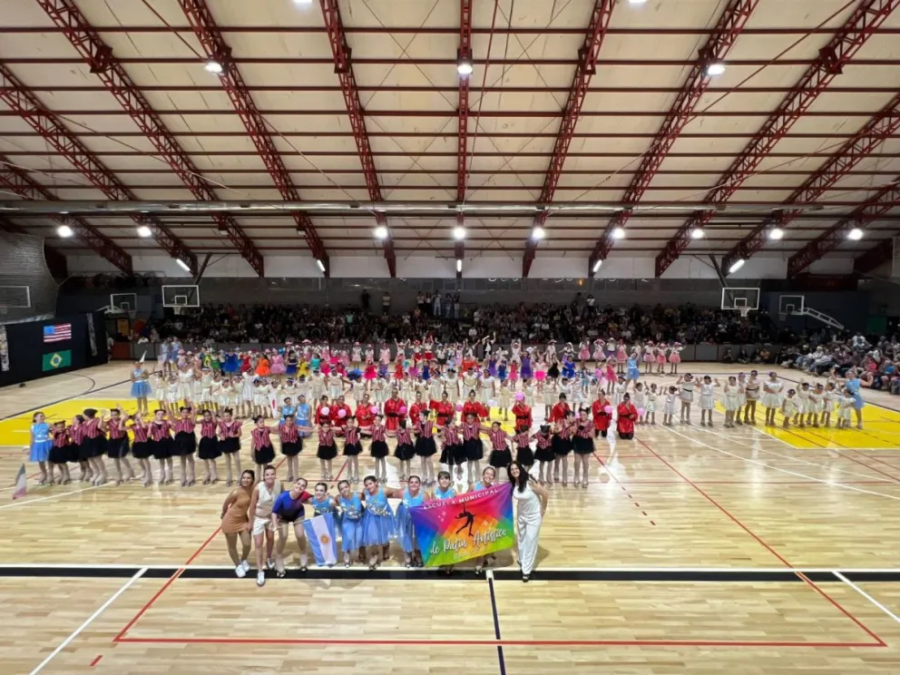 Multitudinario cierre del 2024 de la Escuela Municipal de patín 