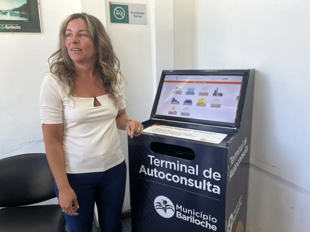 Ya funciona en Hacienda la terminal de autoconsulta de servicios municipales