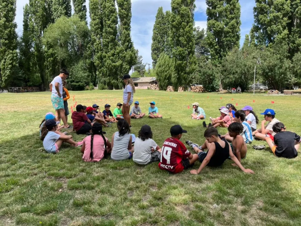 Dina Huapi: con participación récord, se desarrolla la Colonia de Vacaciones Municipal