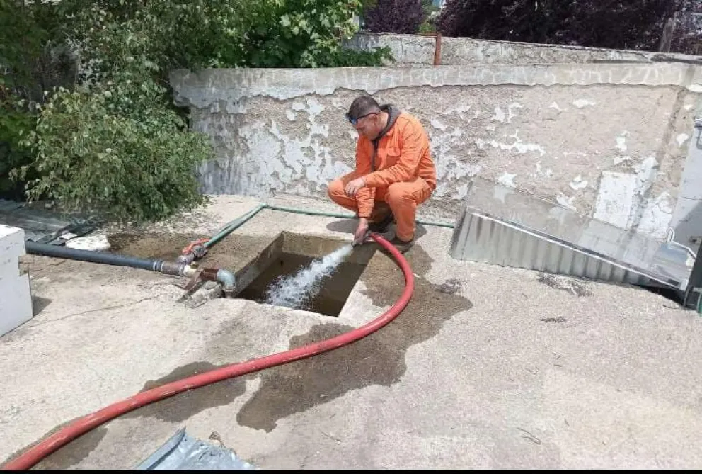 El Municipio asistió con más de 100 mil litros de agua ante la rotura del acueducto