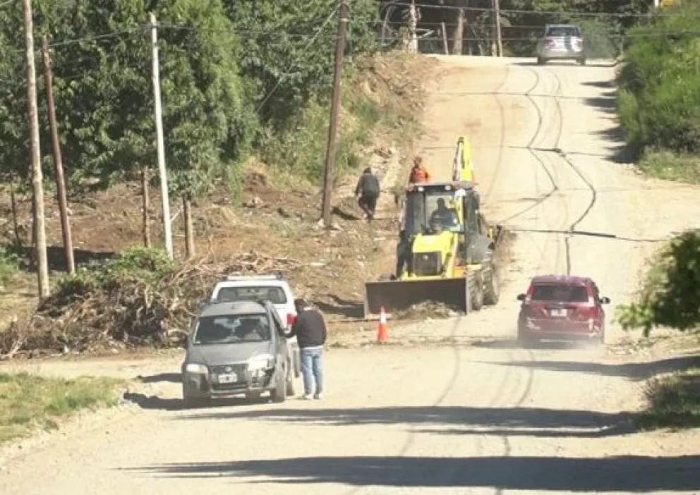 Conectividad: Avanzan los trabajos de ensanchamiento en la calle Miramar