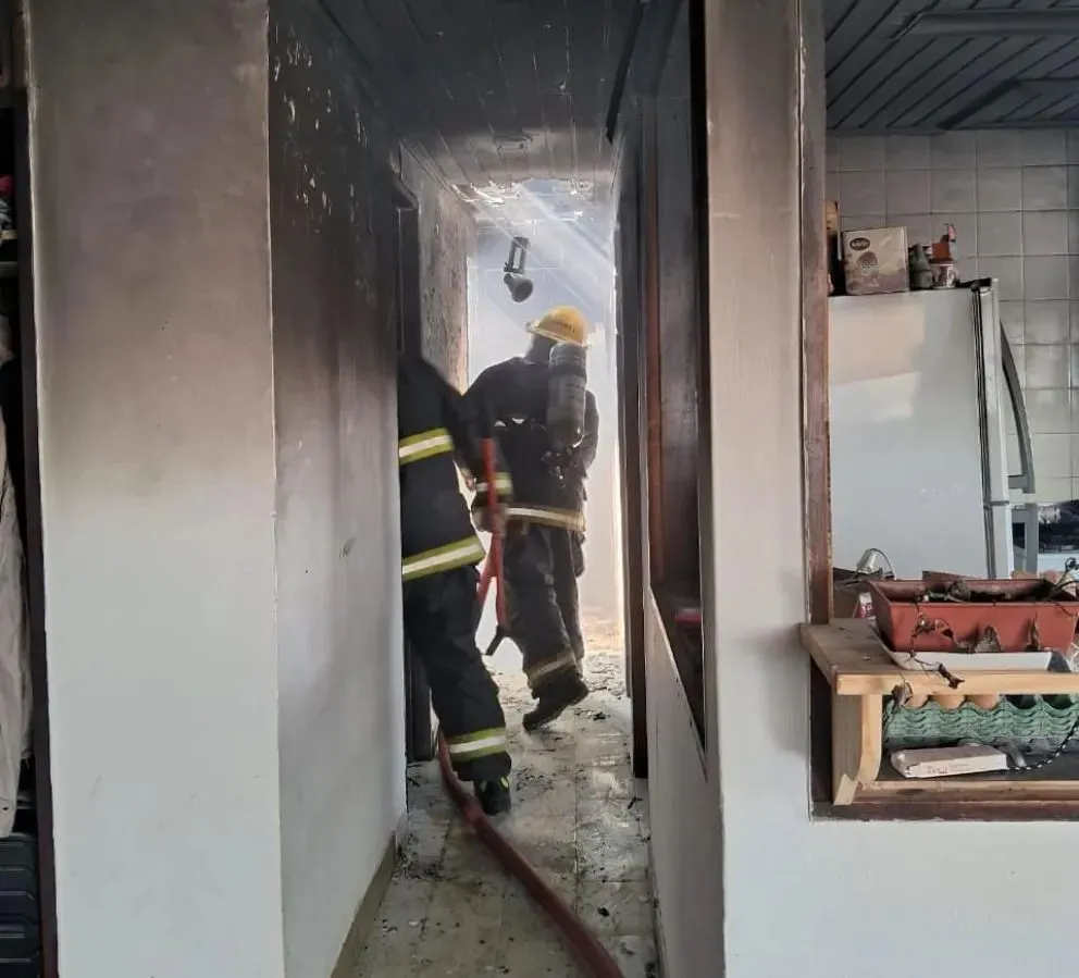 Incendio en calle Garibaldi: intervención rápida evitó daños mayores