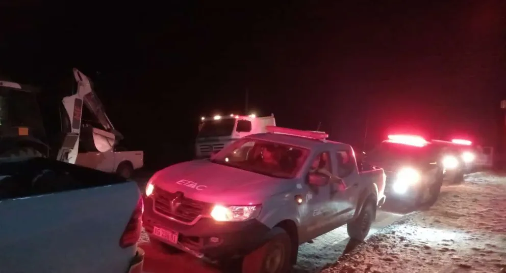 Incendio en Los Manzanos: Avanza el fuego y restringen el ingreso a El Manso