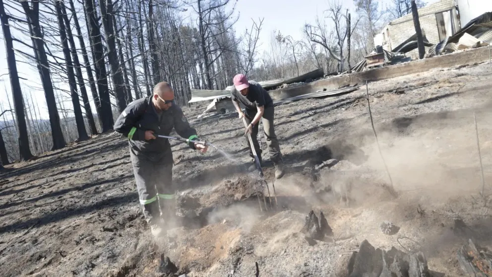 Avanza el control del fuego en El Bolsón con clima más favorable