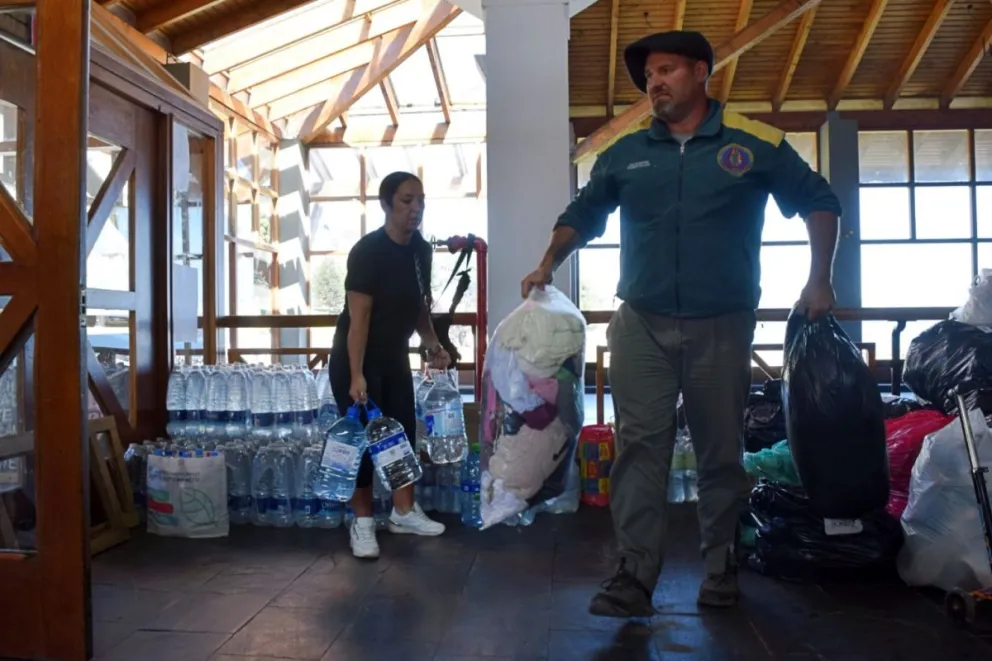 El Municipio continúa colaborando con las familias afectadas por los incendios en El Bolsón