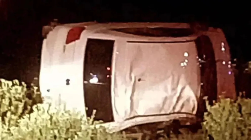 Catriel: Un chico de 12 años le sacó el auto a sus padres y volcó en la ruta 151