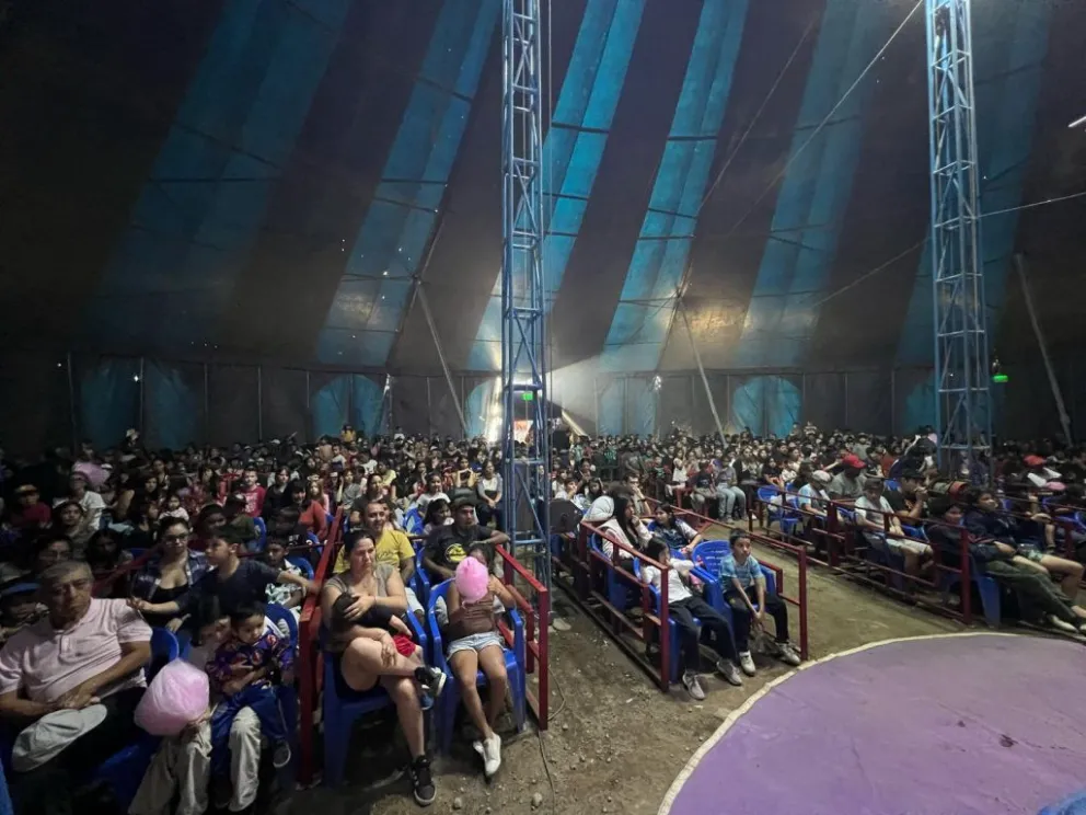 Unos 600 chicos disfrutaron de una función de circo en una jornada de integración
