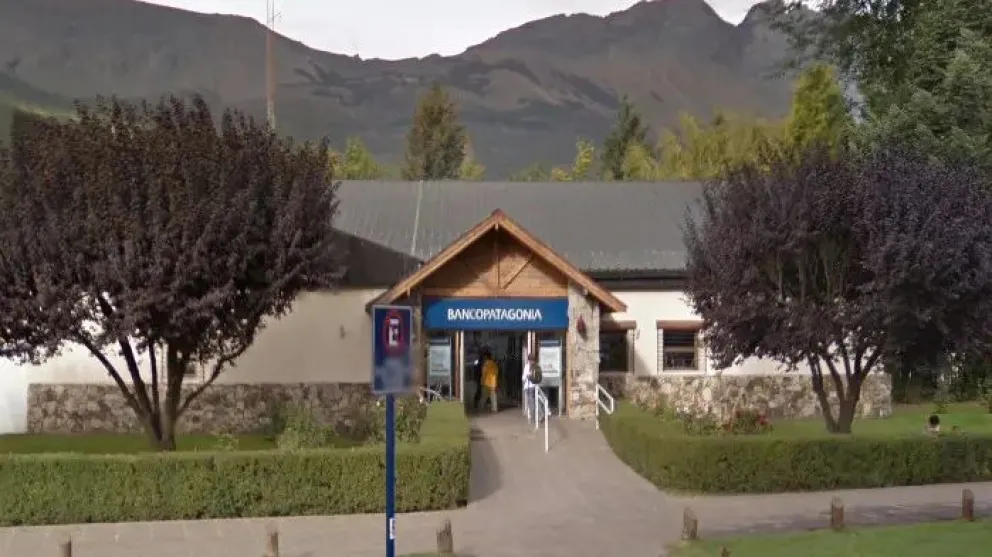 Banco Patagonia lanza ayuda de $4.000 millones por incendios en El Bolsón