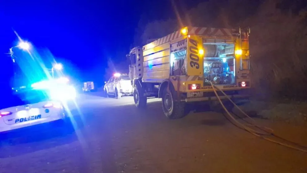 Combatieron un incendio forestal de gran magnitud en "La Lomita"