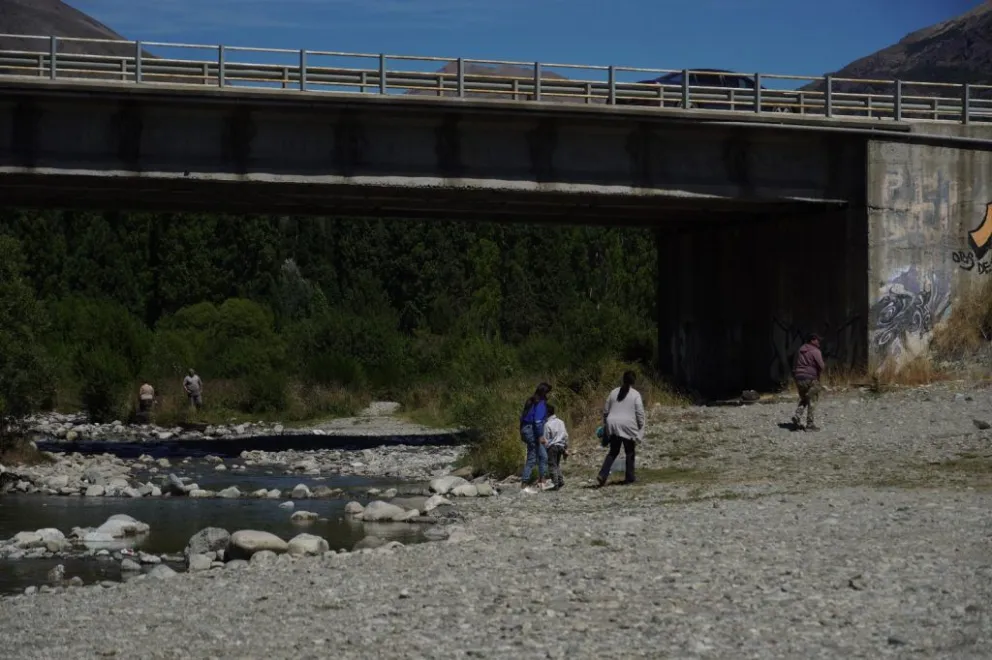 Relevan la cuenca del Ñireco para realizar una jornada de limpieza