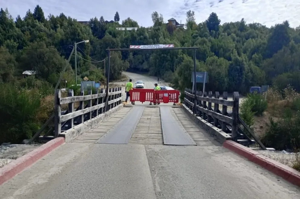 Cierre del Puente Negro en Villa Los Coihues por mantenimiento