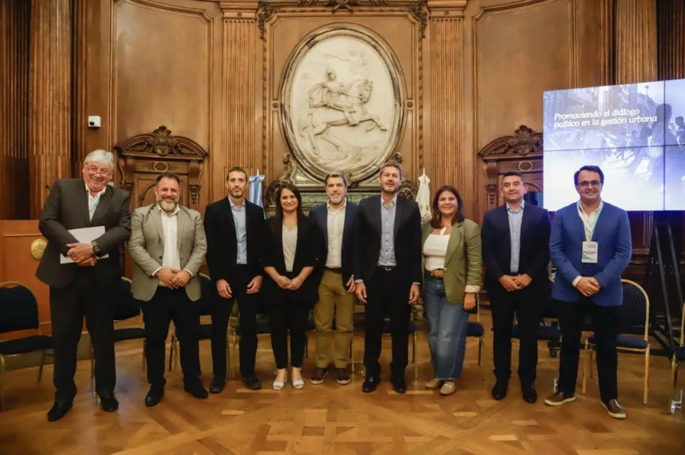 Cortés participó en el primer Encuentro Internacional en la Legislatura Porteña