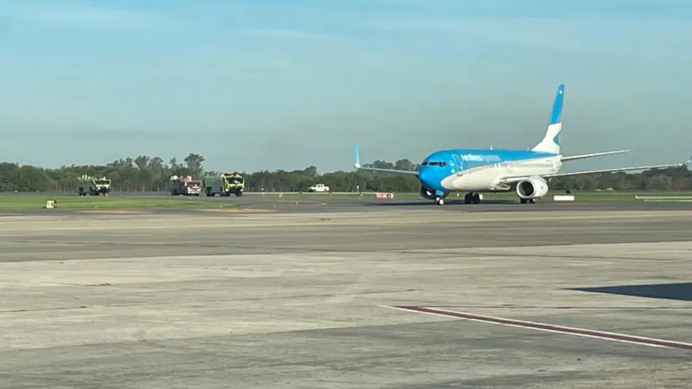 Aeroparque inoperable por avería en un avión: vuelos derivados y demoras