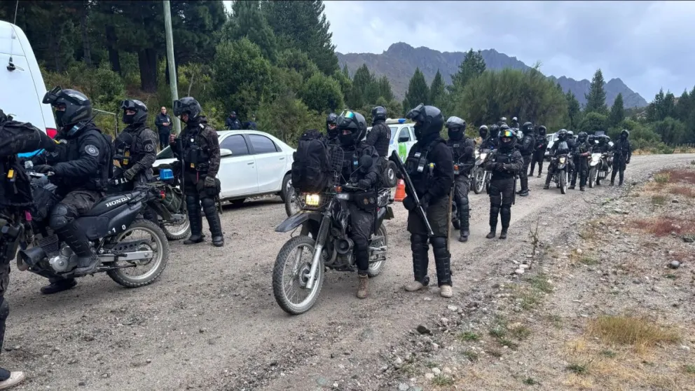 Policía de Río Negro concretó desalojos sin incidentes en la Zona Andina
