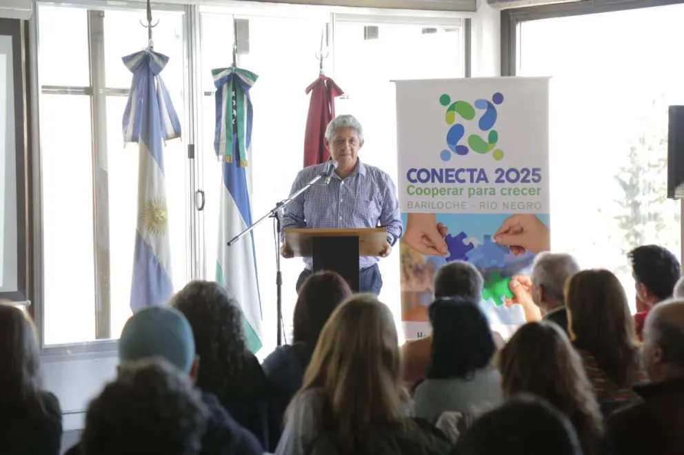 Más de un centenar de participantes en el foro "Conecta 2025" organizado por la CEB
