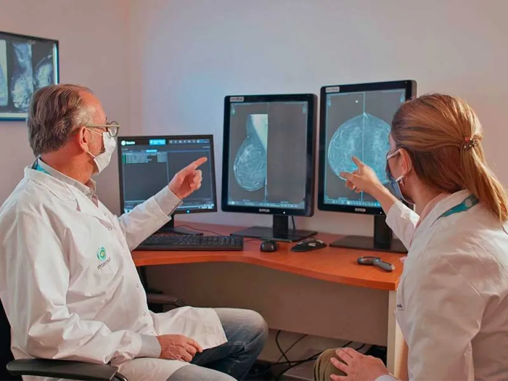 Intecnus y Hospital Austral realizan jornadas de actualización en mastología