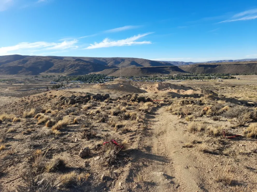 Con homenaje al piloto barilochense Carlos Zeiss, el Enduro Línea Sur comienza su campeonato