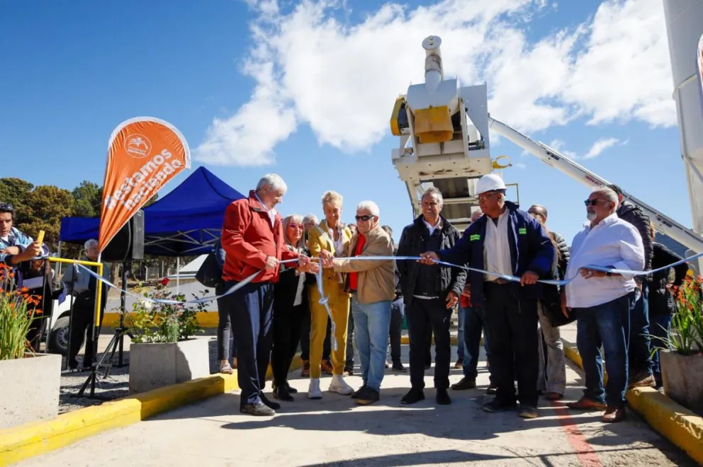 Cortés junto con Scioli inauguró la nueva Planta de Hormigón en Bariloche