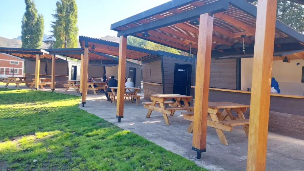 Villa Llanquín estrena su plazoleta ferial: Obras para impulsar el turismo