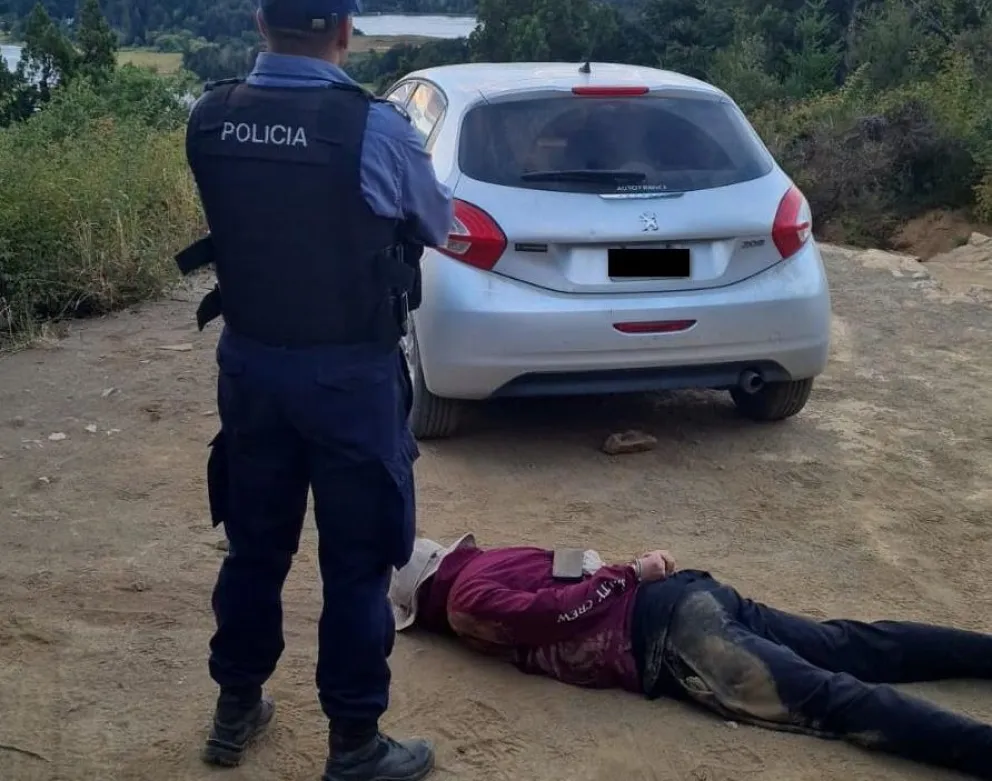 La Policía detuvo a dos sujetos que ingresaron a una vivienda con fines delictivos