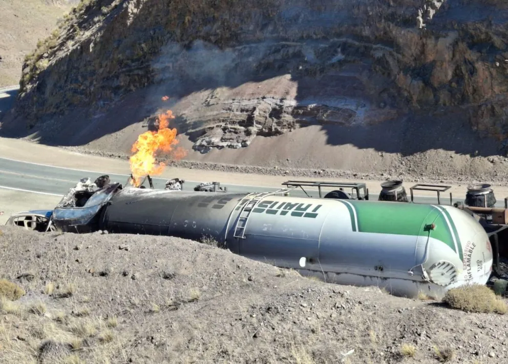 Corte en Ruta 237 mantiene varados a 100 camiones: Podrían liberar el tránsito hoy