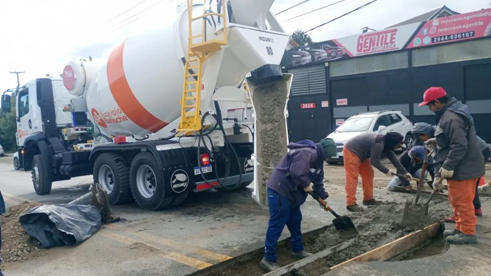 Avanza la colocación de badenes sobre Pasaje Gutiérrez