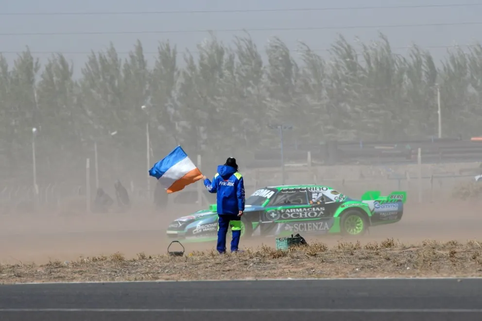 Por las fuertes ráfagas de viento y poca visibilidad se suspendió la final del TC en Neuquén