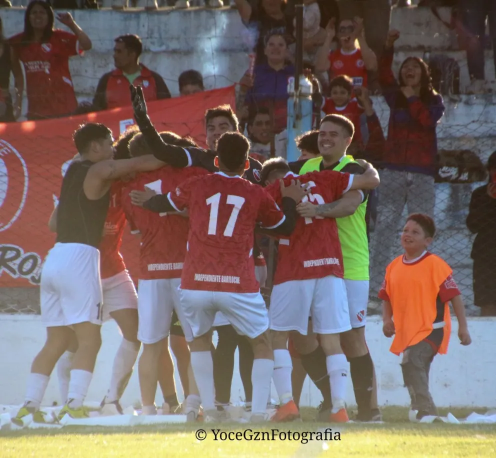 Independiente de Bariloche es de Primera en el fútbol local