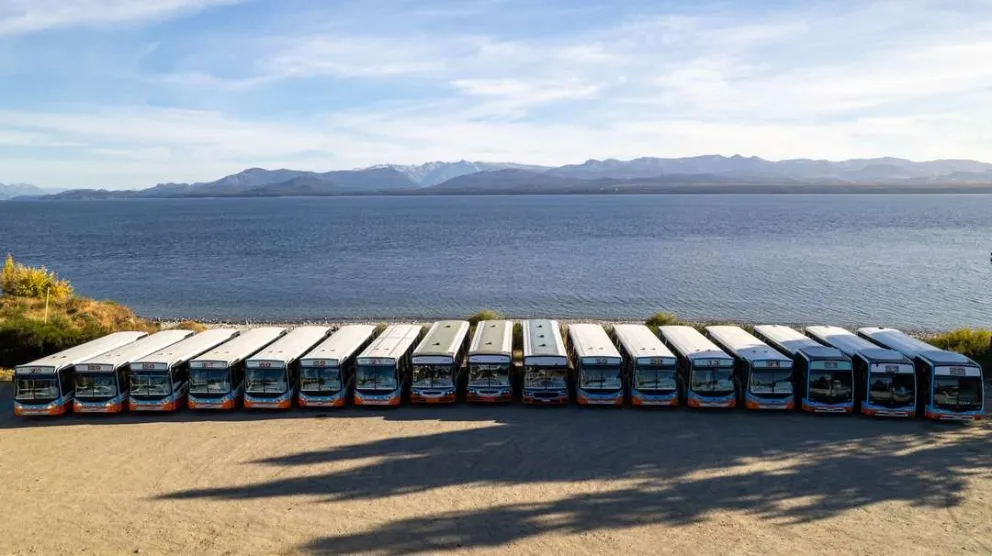 Mi Bus incorpora 22 colectivos 0 km y renueva su imagen en Bariloche