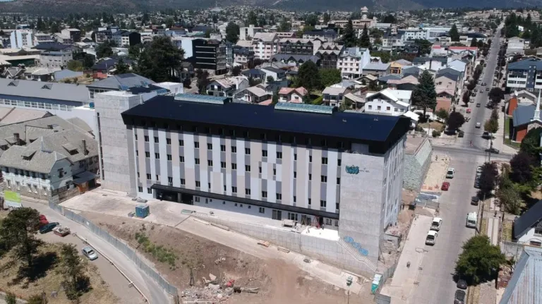 Weretilneck anunció que en septiembre se inaugurará la planta baja del nuevo Hospital Zonal Weretilneck anunció que en septiembre se inaugurará la planta baja del nuevo Hospital Zonal