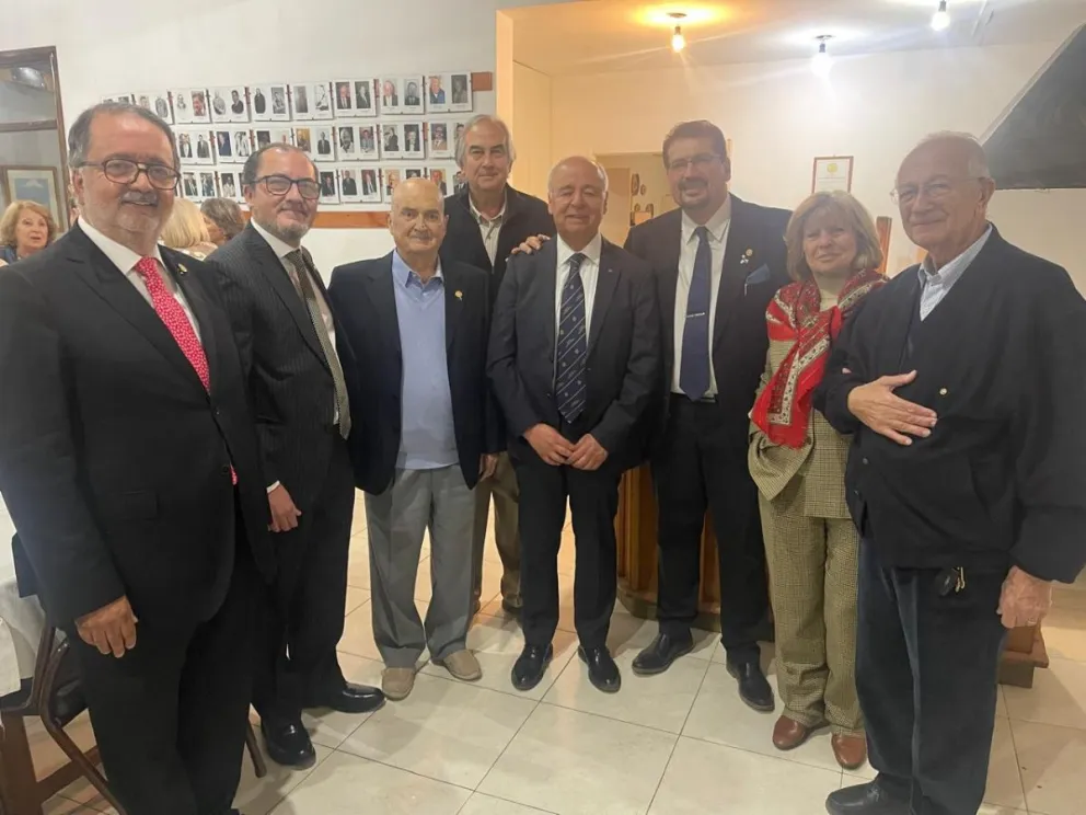 El Cónsul de Chile en Bariloche se unió al Rotary Club local