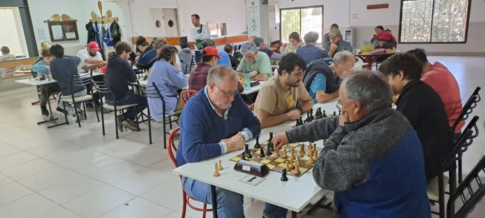 Fernando Vázquez cortó la racha de César Añual en el Grand Prix de ajedrez