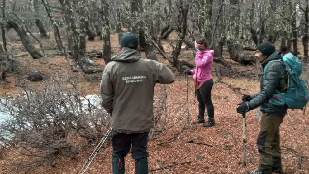 Rescatistas hallaron con vida a las dos turistas extraviadas en El Bolsón