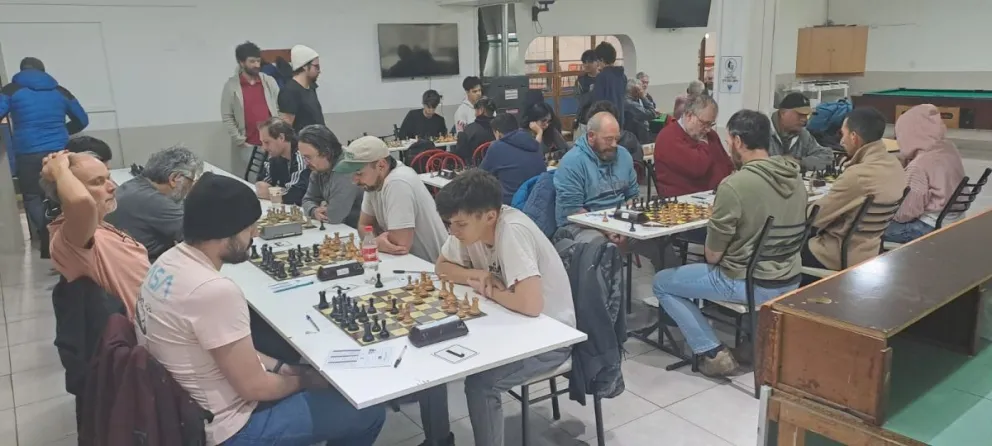 Esteban Tapiola se quedó con el primer Torneo local pensado de Ajedrez