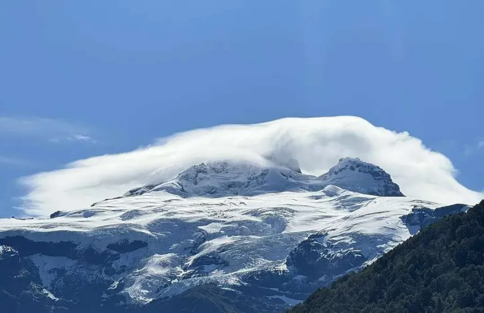 Qué es el "capuchón" sobre el Cerro Tronador