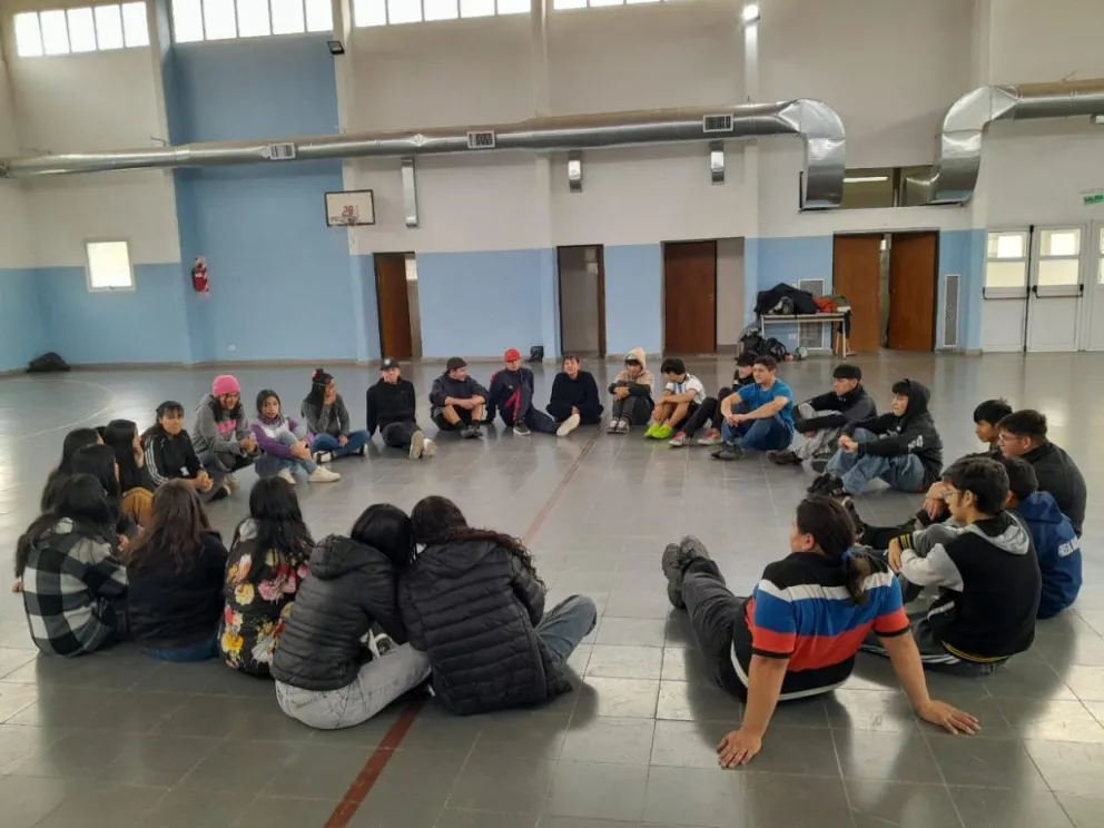 Jóvenes participaron de un encuentro sobre ansiedad y salud mental en el CAAT 8