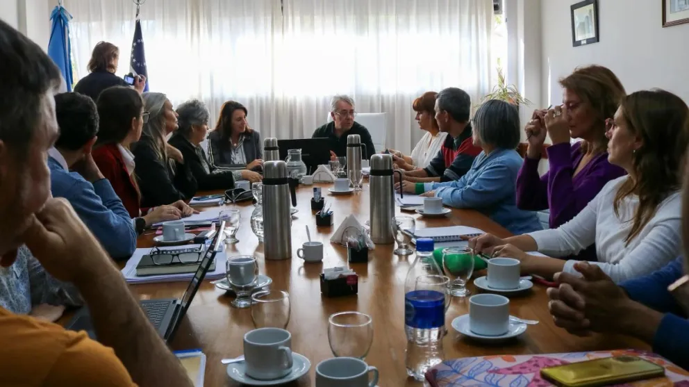 Paritaria docente: El Gobierno defiende los aumentos otorgados y Unter exige recomposición inmediata