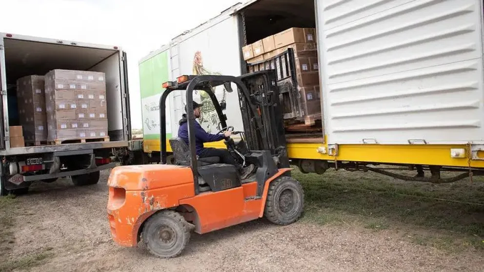 Salud envía insumos hospitalarios para reponer stock retirado por ANMAT