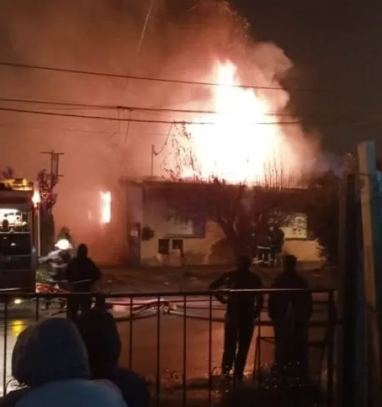 Un incendio destruyó por completo una vivienda en Anasagasti al 1000