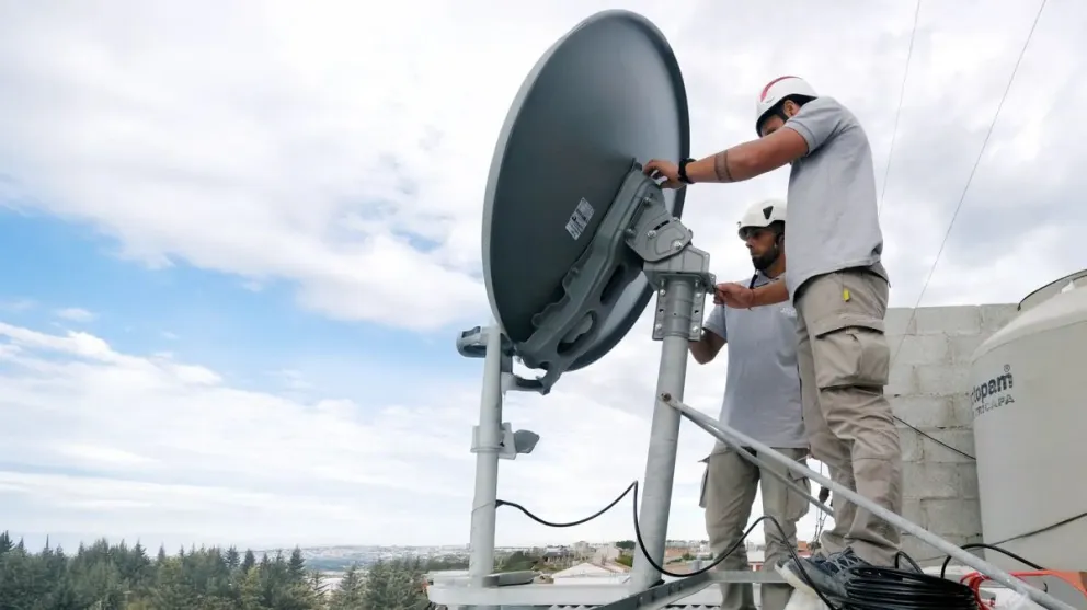 Optimizan la conectividad educativa con tecnología satelital