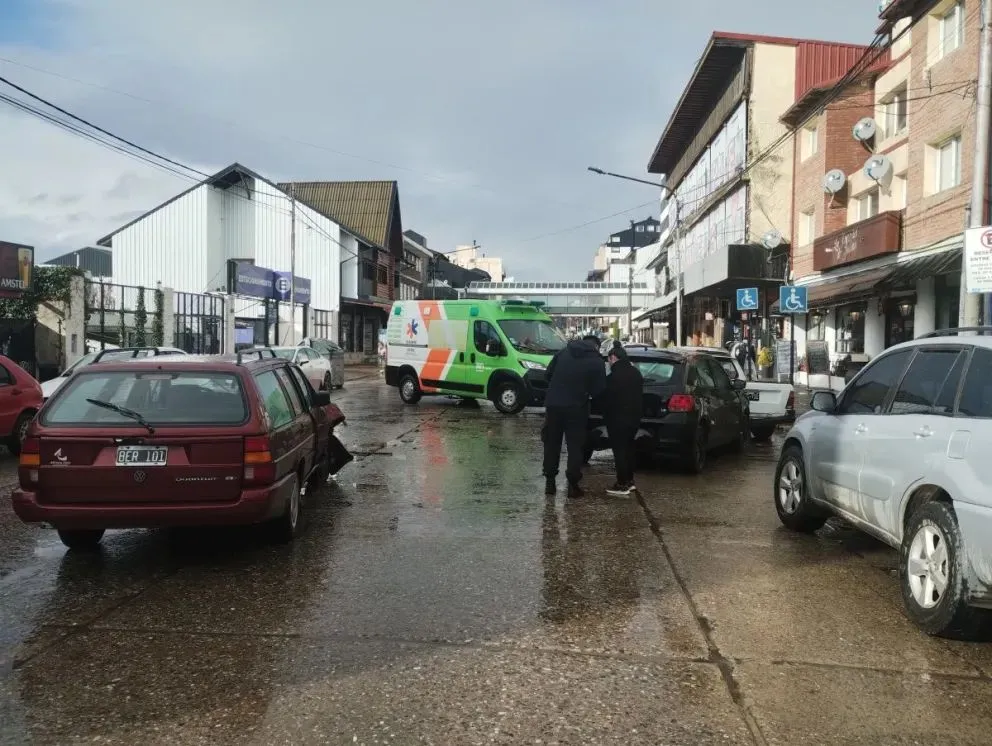 Un conductor realizó una maniobra indebida y provocó un choque triple en San Martín al 500