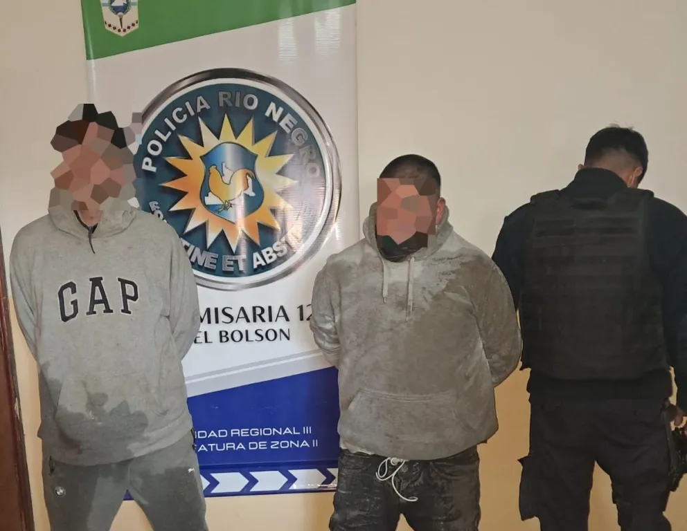 Detienen a dos personas por el robo de un vehículo en El Bolsón