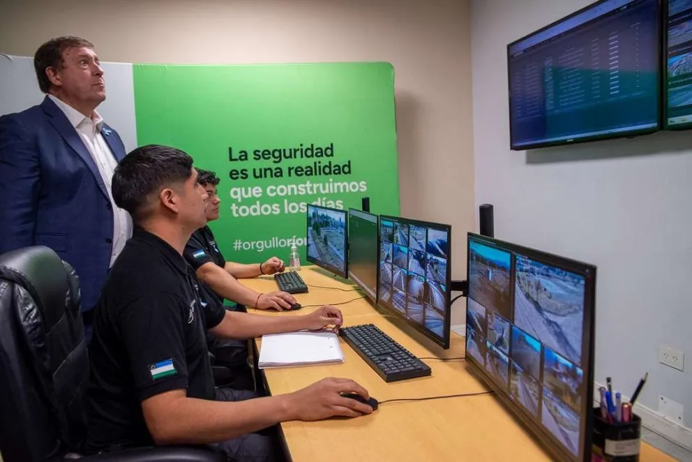 Dina Huapi ya cuenta con un nuevo centro de monitoreo integrado al sistema provincial
