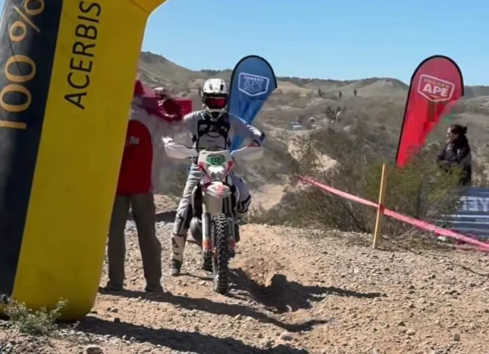 Enduro APE - El barilochense Manuel Maier ganó en Junior.