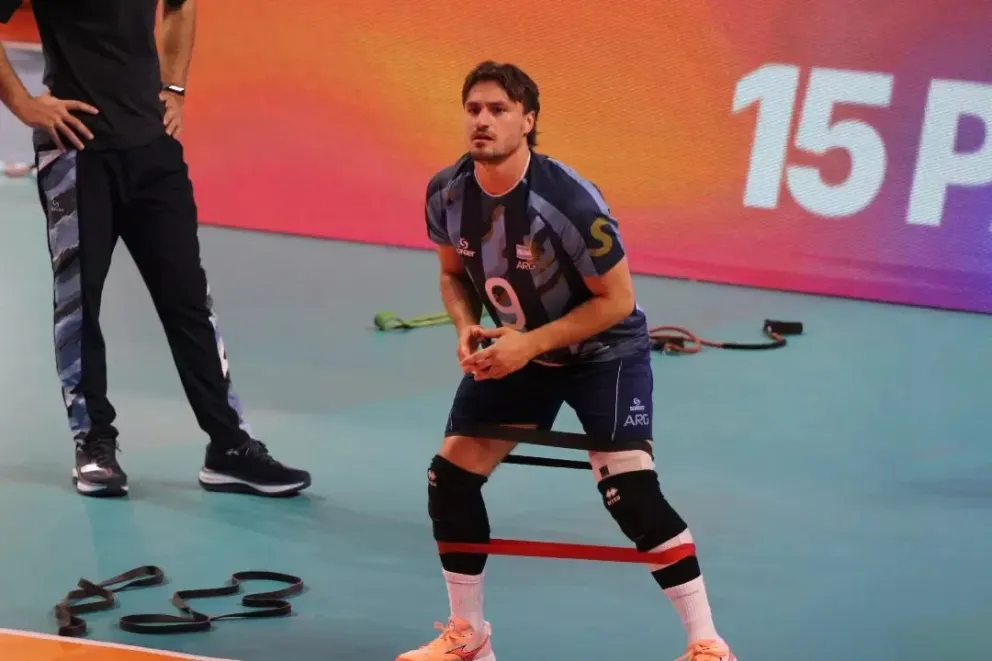 Santiago Arroyo de Ingeniero Jacobacci se colgó la medalla de plata en Vóley